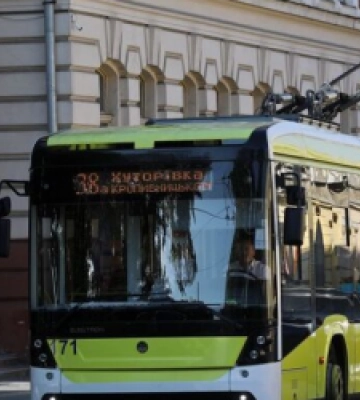 Через заміну аварійного колектора на вул.. Костинського, у Львові сьогодні не курсуватимуть : тролейбуси №30