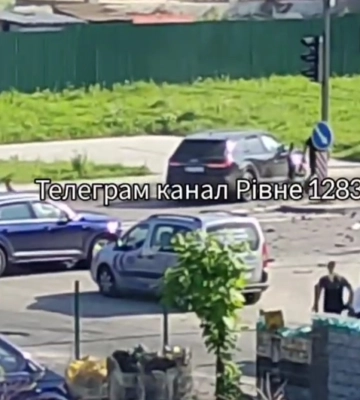 Увага водіям: на Київській у Рівному - затор через ДТП (ВІДЕО)