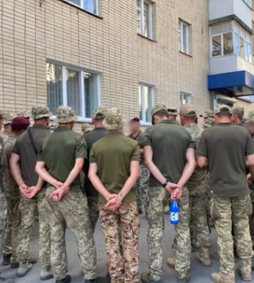 У Житомирі військові вимагають справедливого суду для рекетирів, яких затримали за підозрою у вимаганні грошей у бійця ЗСУ