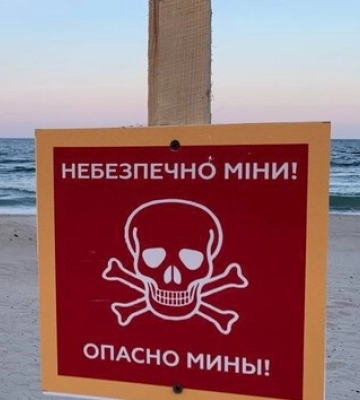 Протимінні сітки на пляжах Одеси заплуталися та не діють - еколог