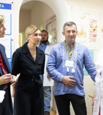 Зеленська побувала у сільській амбулаторії на Київщині, де надають психологічну допомогу