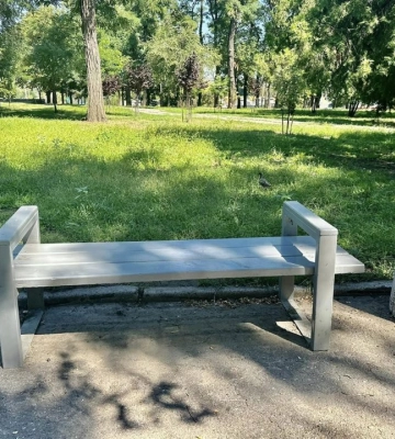 Оновлення лавочок та ремонт освітлення: у Дніпрі модернізують парки