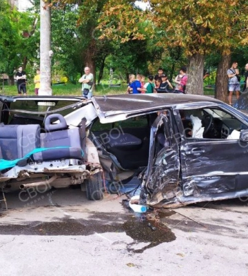 3 людини отримали травми: у Кривому Розі Mustang розтрощив Cherry