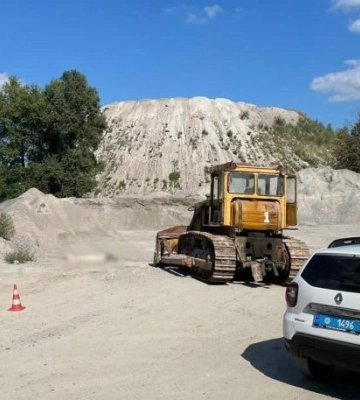 У Горішніх Плавнях чоловіка задавило бульдозером