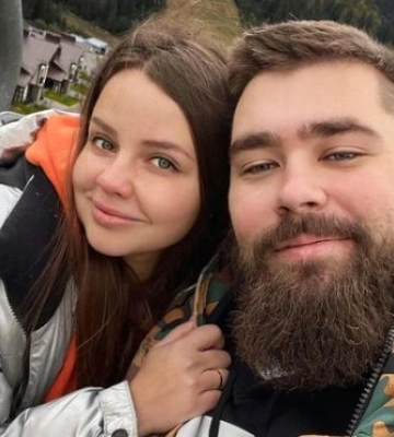 Чоловік відомої блогерки знімав «прильоти» по Дніпру