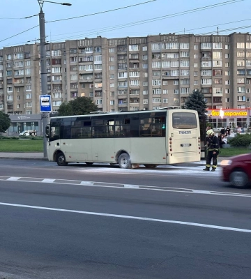 У Луцьку загорілася маршрутка з пасажирами