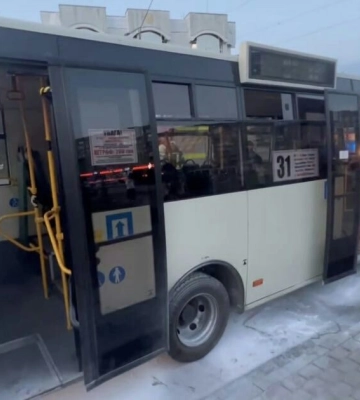 У Луцьку на Київському майдані загорілася маршрутка