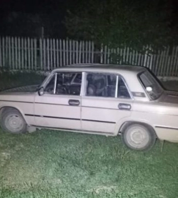 Заштовхала підлітка у багажник автівки та возила вулицею: на Одещині жінка вчинила самосуд