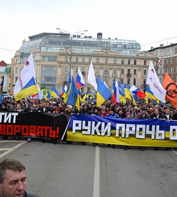 «Спільні цінності» з Україною. Посольство РФ показало кадри з антивоєнного маршу «Спільні цінності» з Україною. Посольство РФ показало кадри з антивоєнного маршу
