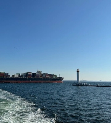 Росія вимушена визнати: зерновий коридор працює без неї