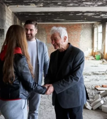 "Это трагедия": лауреат Нобелевской премии увидел последствия войны в Украине своими глазами