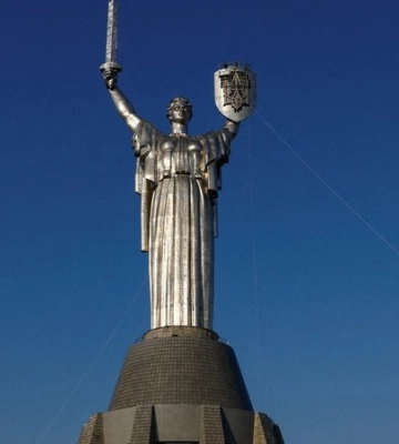 Експрезидент України розробив макет тризуба для «Батьківщини-матері»