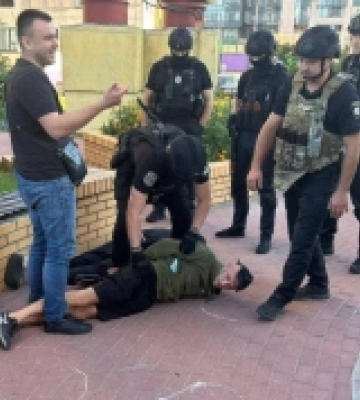 У центрі Києва група осіб скоїла замах на вбивство заступника голови Державної податкової служби України