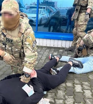 Викрито банду рекетирів, що прикривалася статусом військових