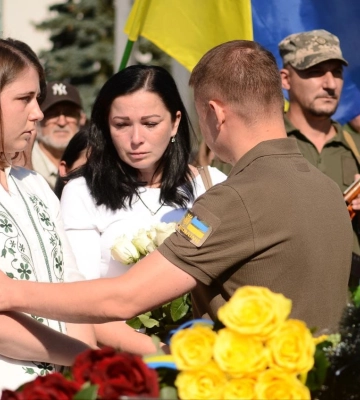 Попрощалися з рівнянином, якого мобілізували два місяці тому (ФОТО)