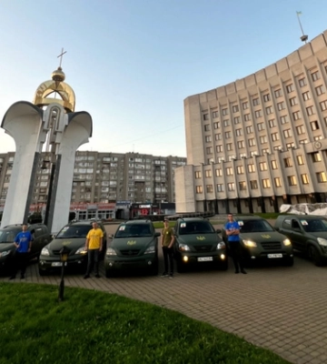 Захисникам з Волині відправили шість позашляховиків