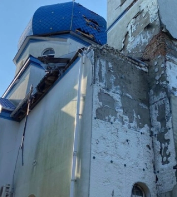 Російські війська обстріляли Білозерку та Дніпровське на Херсонщині: загорівся дах церкви, поранена людина
