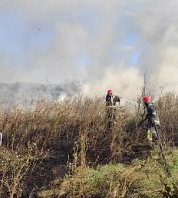 На Дніпропетровщині за добу вогнеборці ліквідували 17 пожеж в екосистемах