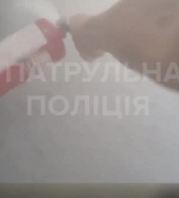 Маршрутка у вогні: у Луцьку патрульні блискавично відреагували на форс-мажор