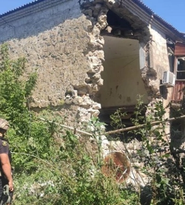 Російська армія обстріляла &quot;Пункт незламності&quot; у Часовому Ярі, є поранені