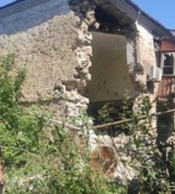 Російська армія обстріляла &quot;Пункт незламності&quot; у Часовому Ярі, є поранені