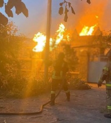 Окупанти обстріляли житловий сектор в Херсоні: загинув чоловік, є поранені