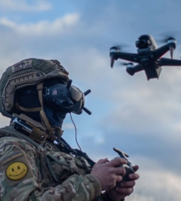 Сирський показав, як FPV-дрони знищують техніку ворога на Бахмутському напрямку