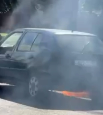 У Луцьку на ходу загорівся автомобіль «Фольксваген Гольф»