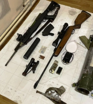 У Черкасах чоловік зберігав зброю та боєприпаси на СТО. З’явилось відео