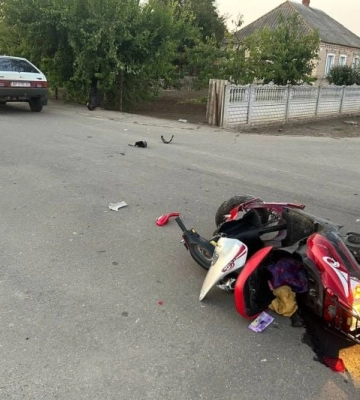 Под Мелитополем девушка на скутере угодила под колеса авто - пострадавшая в больнице