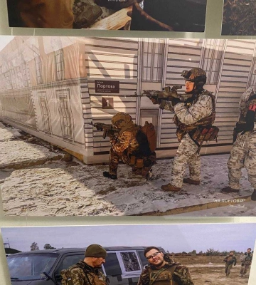 Фотографии погибшего под Бахмутом фотографа показали на выставке в Ровно
