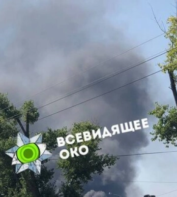 У промзоні в районі Кільцевої дороги в Києві спалахнула пожежа після невстановлених вибухів, - Кличко