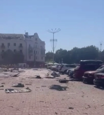 Росія вдарила по центру Чернігова: є загиблі і поранені (відео, доповнюється)
