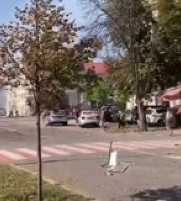 Зеленский показал первое видео с эпицентра удара по Чернигову
