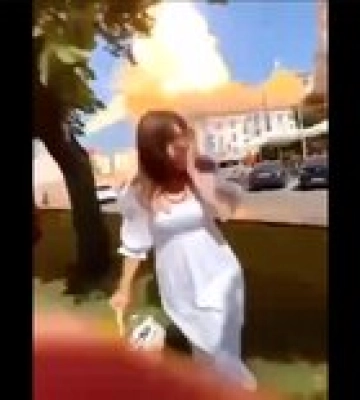 Момент удара ракеты России по центру Чернигова попал в кадр, горожане делали селфи – видео