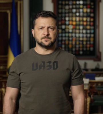 Зеленський показав наслідки удару росіян по центру Чернігова