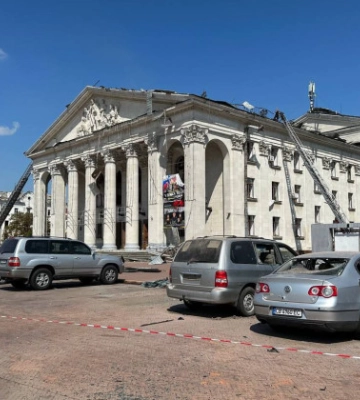 Виставка дронів, що проходила у драмтеатрі Чернігова, з міською радою не погоджувалася
