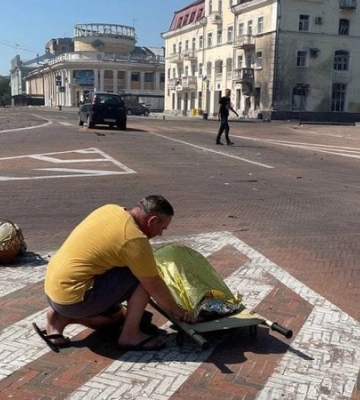 Ракетний удар по Чернігову: зруйнований дах драмтеатру