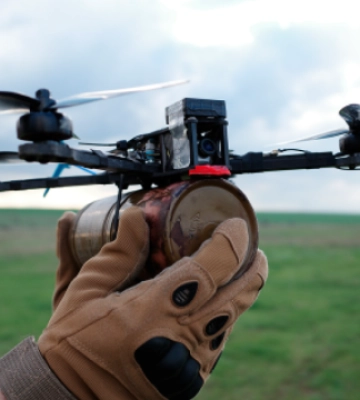 На Бахмутському напрямку за допомогою FPV-дрона підбили ворожий танк