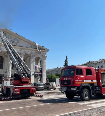 Виставка дронів, що проходила у драмтеатрі Чернігова, з міською радою не погоджувалася