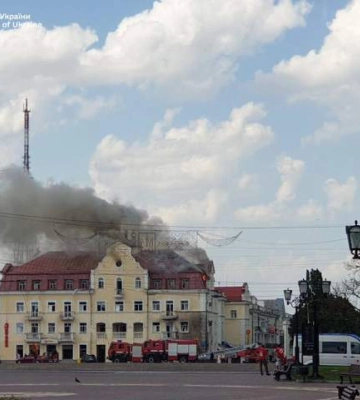 Момент удару по Чернігову потрапив на камеру: моторошні кадри