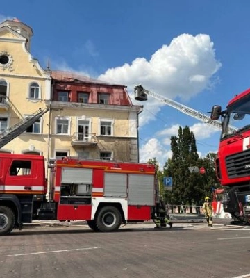 Терміново до Києва з Чернігова транспортують 12-річну дівчинку, яка постраждала від російської ракети (Відео)