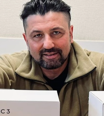 «Посивів». Лідер KOZAK System Іван Леньо повідомив, що його донька Маланка потрапила під ракетний обстріл РФ по Чернігову