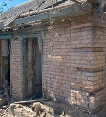 Ворог двічі за день бив із артилерії по Нікополю, постраждала пенсіонерка