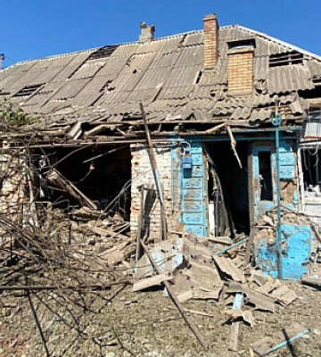 Війська РФ тричі вдарили по Нікопольскому району Дніпропетровщини: поранена 82-річна жінка