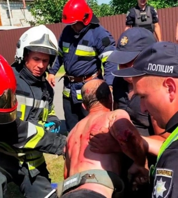 На Київщині чоловік упав у глибоку криницю (ВІДЕО)