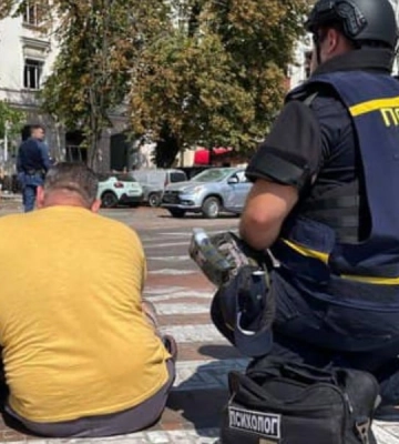 Моторошна атака Чернігова: пошуково-рятувальну операцію у місті завершили