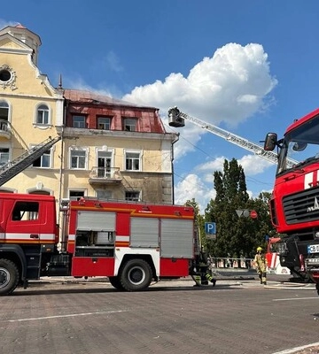 У Чернігові на три дні оголосили жалобу: 7 людей загинули та 129 поранені внаслідок ракетної атаки
