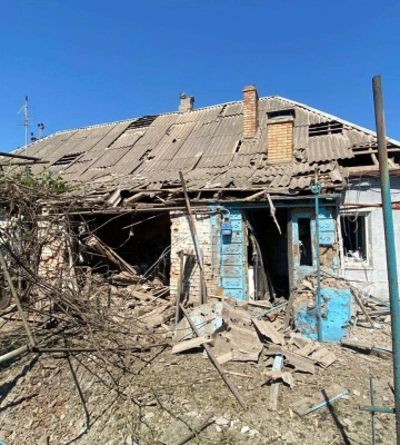 Ворог двічі за день бив із артилерії по Нікополю, постраждала пенсіонерка