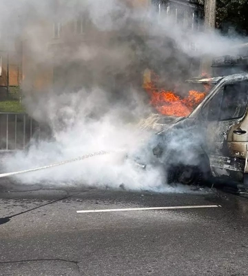 У Кривому Розі посеред дороги горів вантажний автомобіль